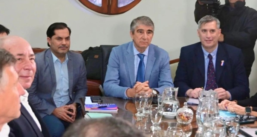 Paritarias en Santa Fe: la mayor&iacute;a de los empleados tendr&aacute; un m&iacute;nimo garantizado superior al 15% en el semestre