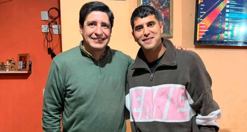 Un campe&oacute;n del mundo en Sumampa: Exequiel Palacios visit&oacute; a su abuela y jug&oacute; un picadito