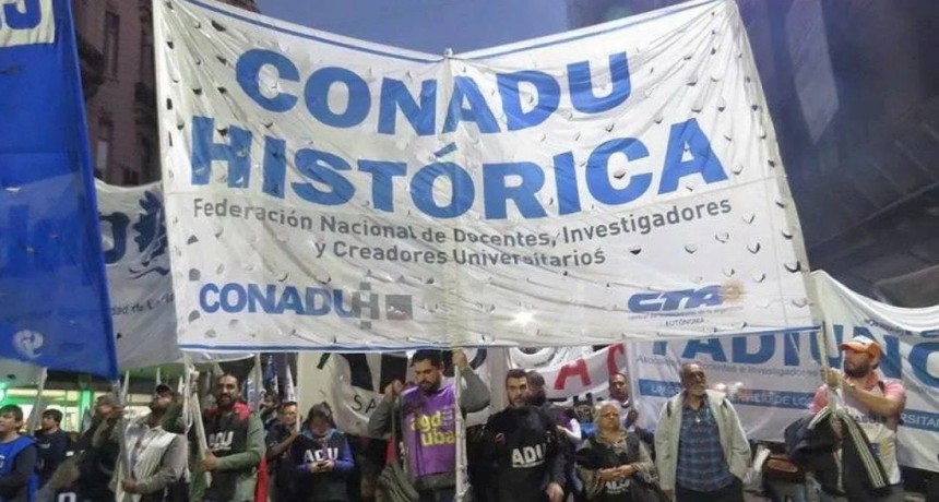 En reclamo de paritarias, los docentes universitarios se suman al paro de Ctera del lunes