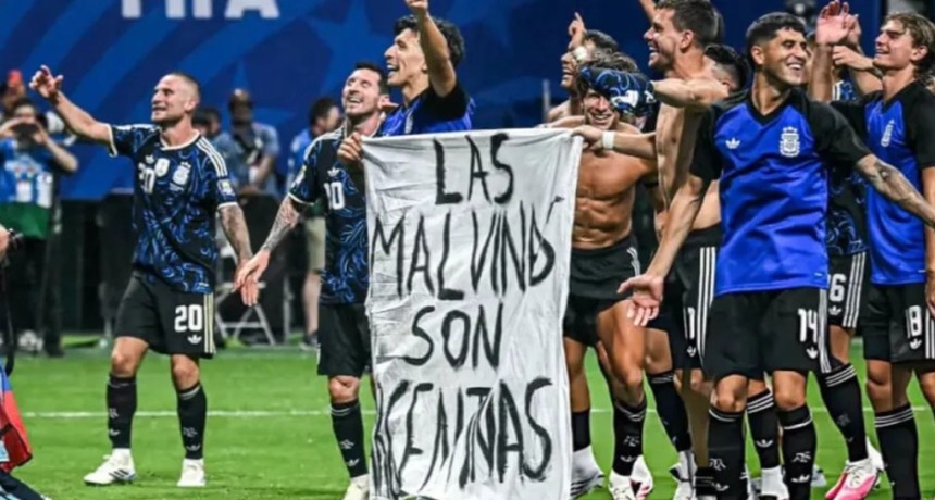 La FIFA abri&oacute; una investigaci&oacute;n a la AFA por la bandera de Malvinas y los incidentes en la final ante Espa&ntilde;a