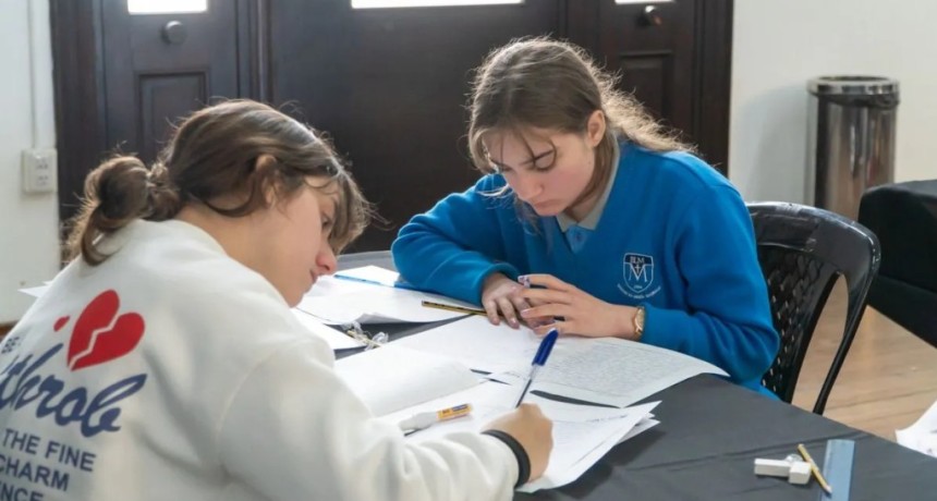 Tres de cada diez j&oacute;venes no terminan el secundario en Argentina: los &iacute;ndices mejoran pero persisten desigualdades