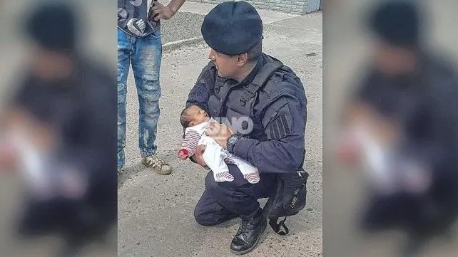 Dos policías salvaron la vida de una beba con maniobras de RCP