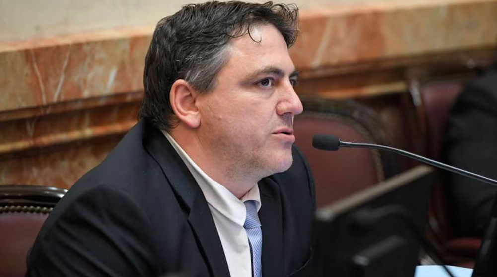 Echaron a Francisco Paoltroni del bloque de senadores de La Libertad Avanza