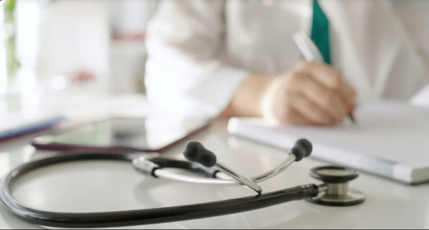 El gobierno de Santa Fe inicia una cruzada contra médicos de IAPOS que cobran plus