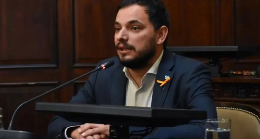 No se metan con mi papá: quieren exigir el secundario a diputados