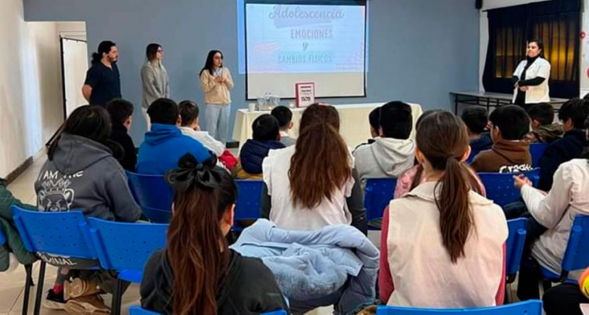 Dictaron talleres de educación sexual en una escuela primaria de Bandera