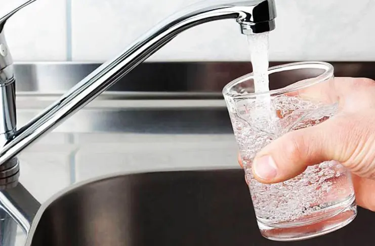 Una jueza suspendió el decreto que habilita el corte del servicio de agua por falta de pago