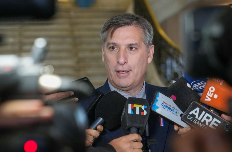 Olivares: “No dejaremos que el kirchnerismo meta la mano en los fondos del Iapos”