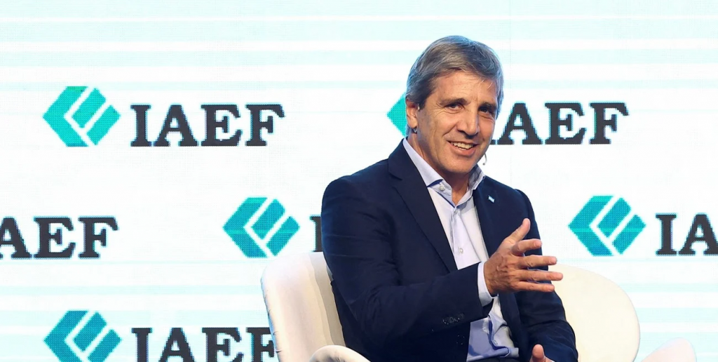 Caputo dijo que la suba de las tasas de interés son 