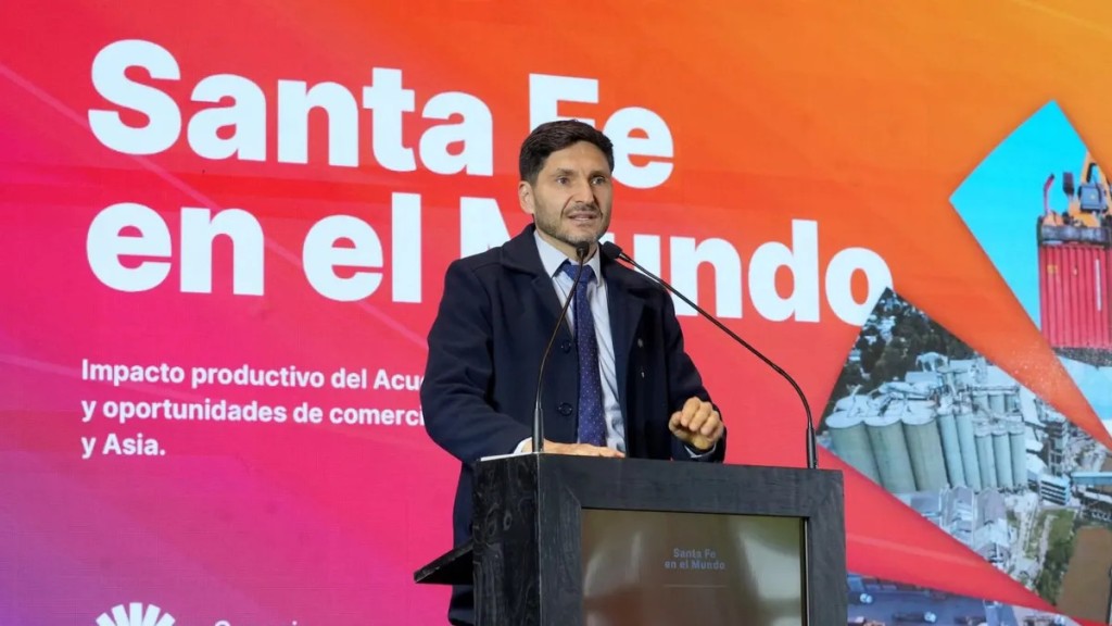 Maximiliano Pullaro viaja a Chile para impulsar la exportaci&oacute;n minera a trav&eacute;s del puerto de Rosario
