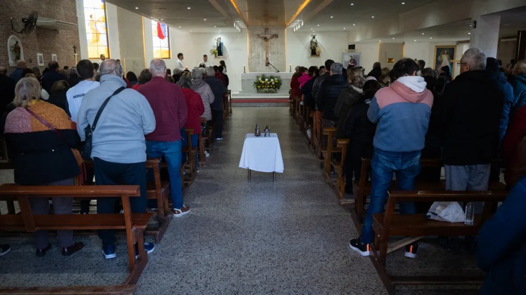 El 35% de los argentinos acudi&oacute; a una iglesia o templo en busca de ayuda: casi la mitad pidi&oacute; asistencia econ&oacute;mica