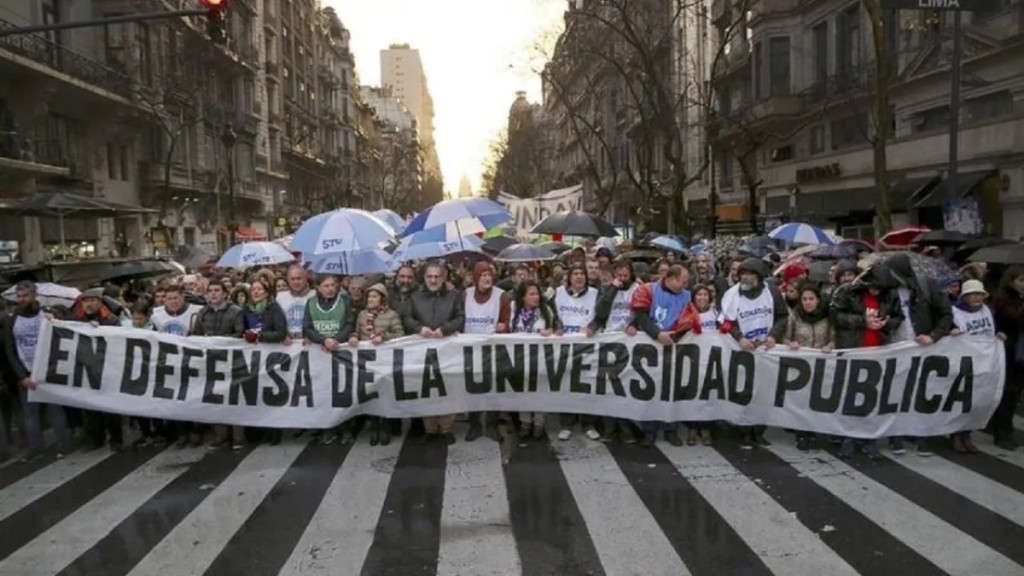 Paro universitario nacional: gremios denuncian atraso y el Gobierno nacional lo califica de pol&iacute;tico e ileg&iacute;timo
