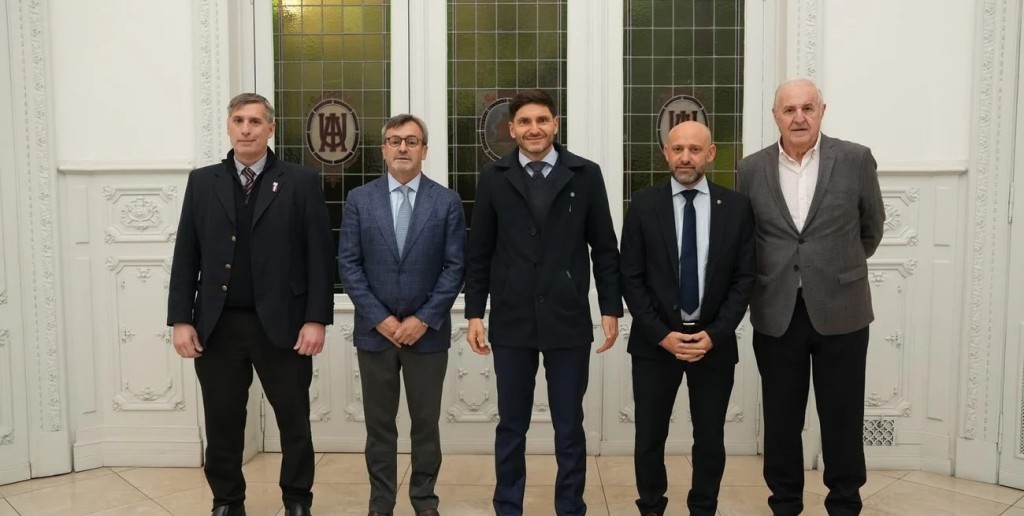 Pullaro present&oacute; ante la UIA el modelo productivo de Santa Fe
