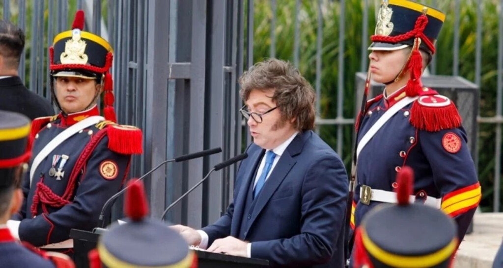Milei volvi&oacute; a escena y emparent&oacute; la gesta de San Mart&iacute;n con su plan de gobierno