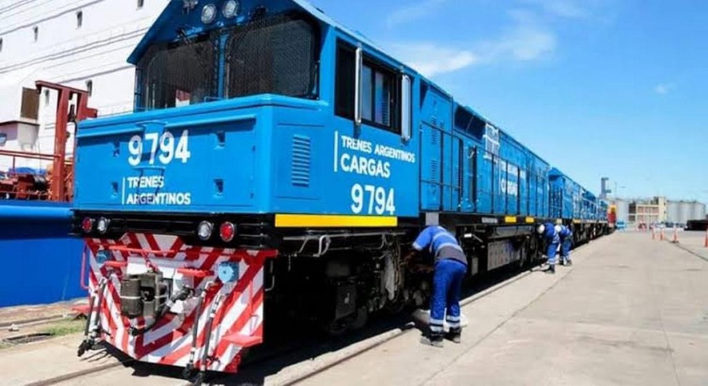 El Gobierno anunci&oacute; el lanzamiento de la privatizaci&oacute;n del Belgrano Cargas