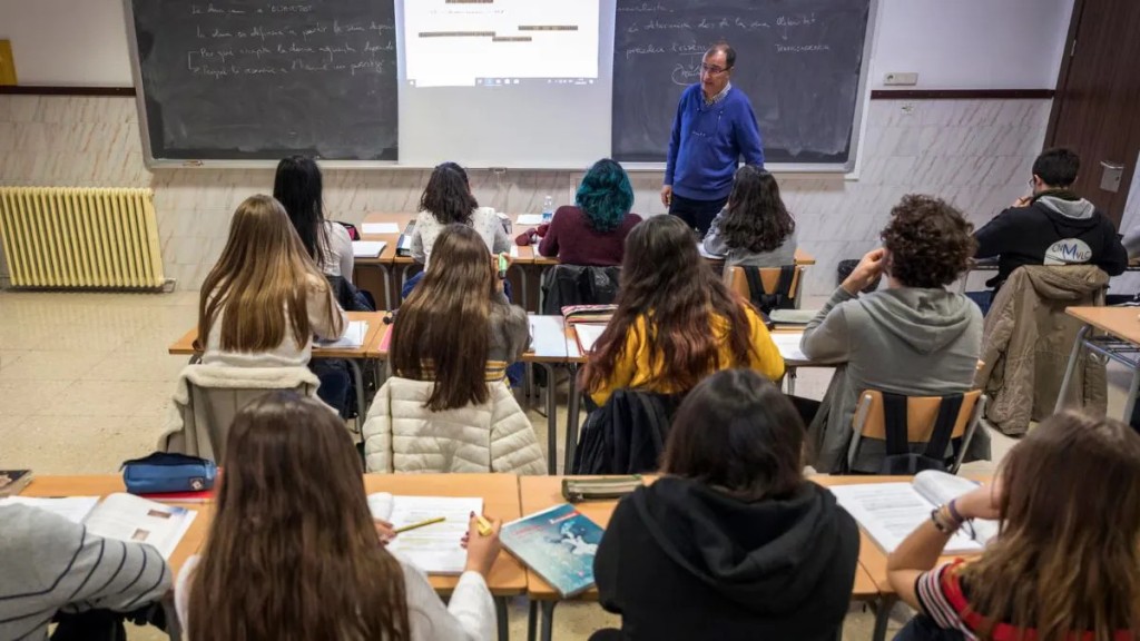 Asistencia Perfecta: m&aacute;s de 68 mil docentes, directivos, secretarios, preceptores y asistentes escolares cobran este s&aacute;bado el incentivo mensual de julio