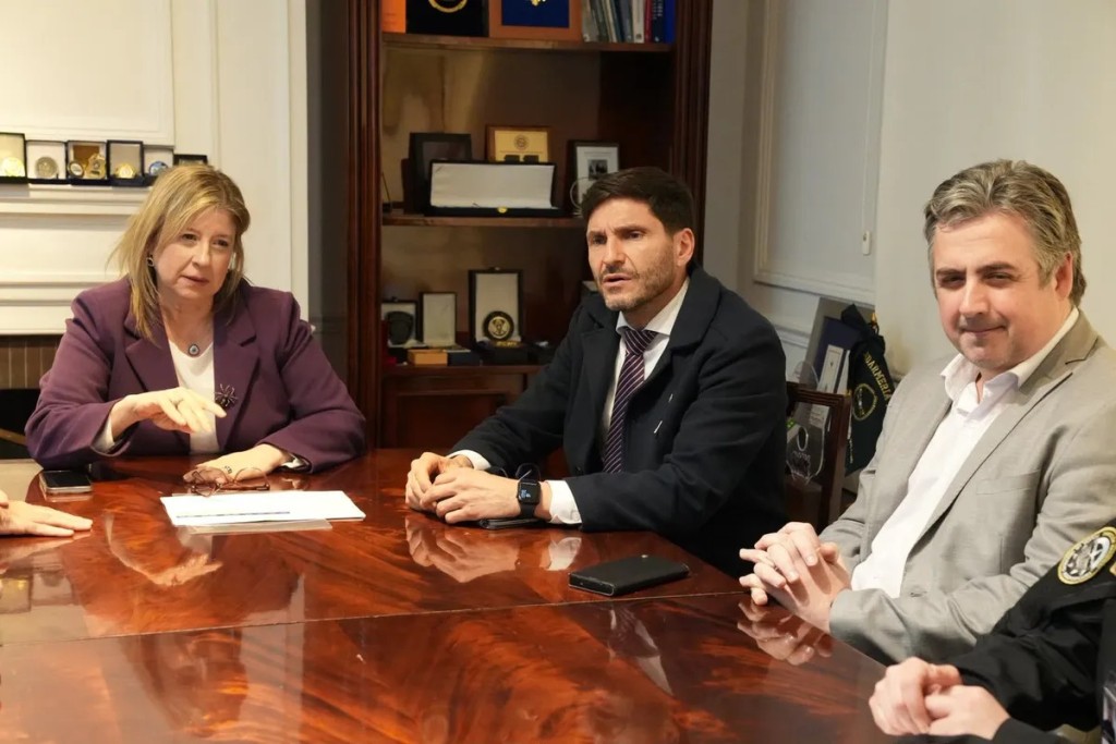 Maximiliano Pullaro se reuni&oacute; con Alejandra Monteoliva para "ajustar el trabajo para los meses que vienen"