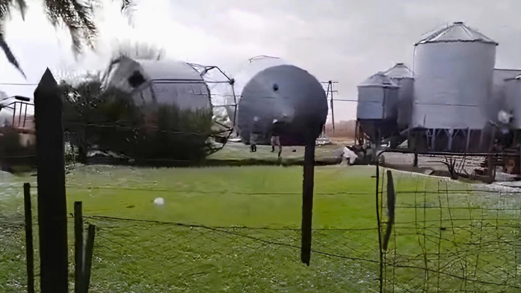 Viento y granizo golpearon al campo santafesino: silos derribados y lotes agr&iacute;colas muy da&ntilde;ados