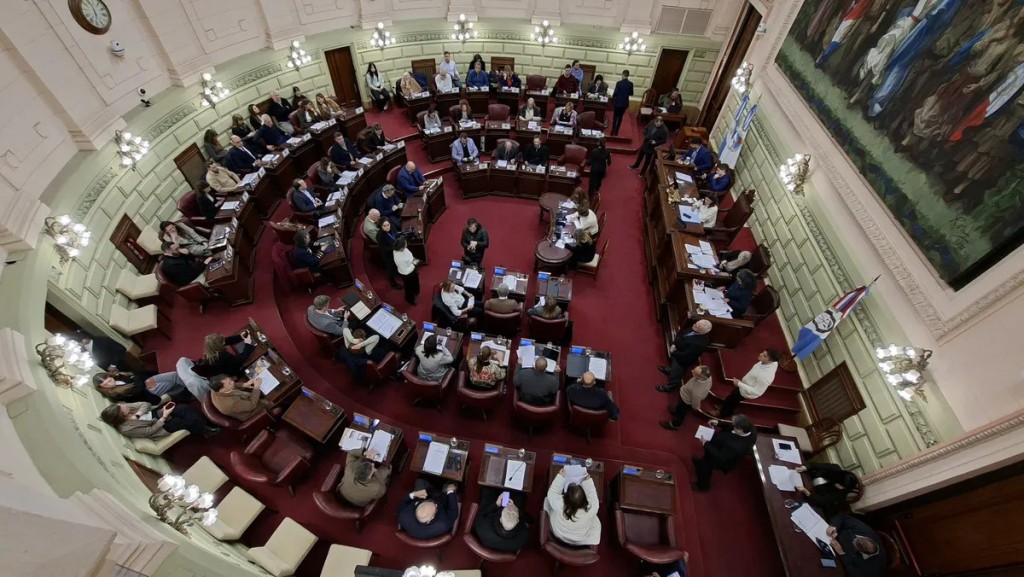 Voces de la reforma electoral: qu&eacute; dicen oficialismo y oposici&oacute;n sobre las nuevas reglas de juego en Santa Fe