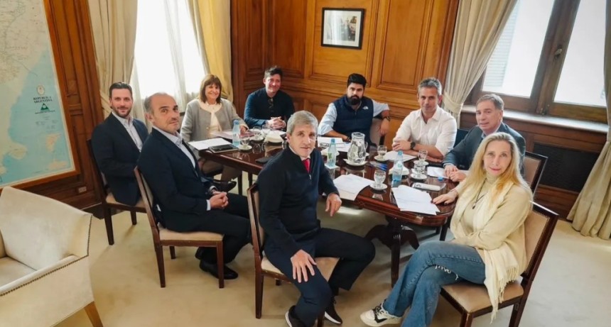 Situaci&oacute;n salarial de las Fuerzas armadas y la agenda legislativa, los ejes de la reuni&oacute;n de la mesa pol&iacute;tica de La Libertad Avanza
