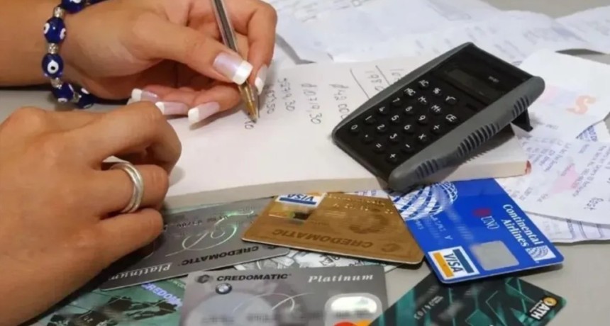 Endeudamiento en Santa Fe: Diputados propone crear un 0800 para asistir a las familias