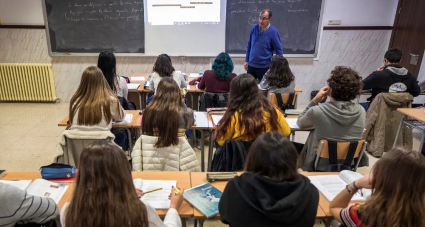 Asistencia Perfecta: m&aacute;s de 68 mil docentes, directivos, secretarios, preceptores y asistentes escolares cobran este s&aacute;bado el incentivo mensual de julio