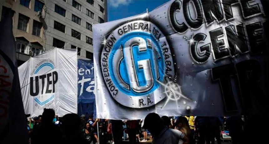 La CGT y las CTA abandonaron el encuentro del Consejo del Salario y el Gobierno fijar&aacute; el aumento por decreto