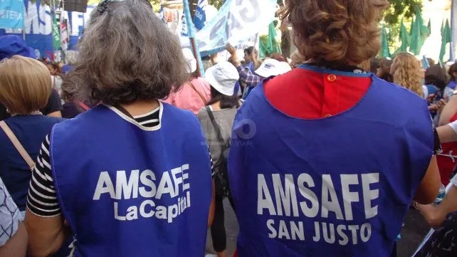 El gobierno provincial descontó los días de paro a los docentes y Amsafé lo rechaza