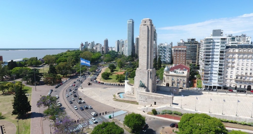 Monumento a la Bandera: si no se reactivan los pagos en octubre se podría desmantelar la obra