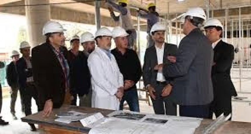El gobernador Pullaro recorrió las obras en el Hospital de Niños Orlando Alassia