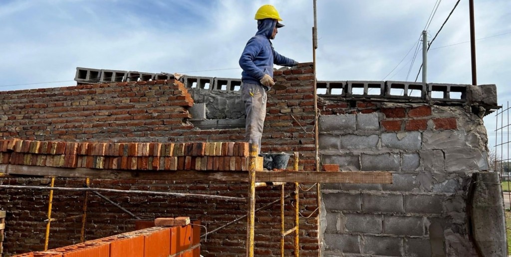 El Gobierno Provincial firmó convenios para la construcción de nuevas viviendas en San Martín, Las Colonias y San Cristóbal