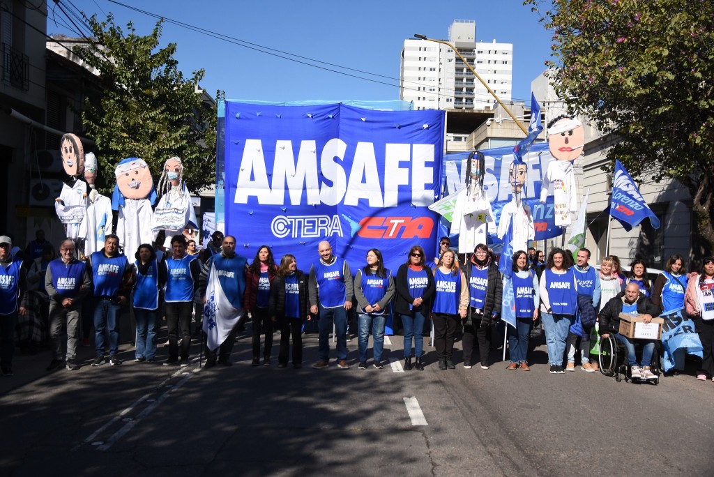 Marcha de antorchas en toda la provincia en defensa de la escuela pública