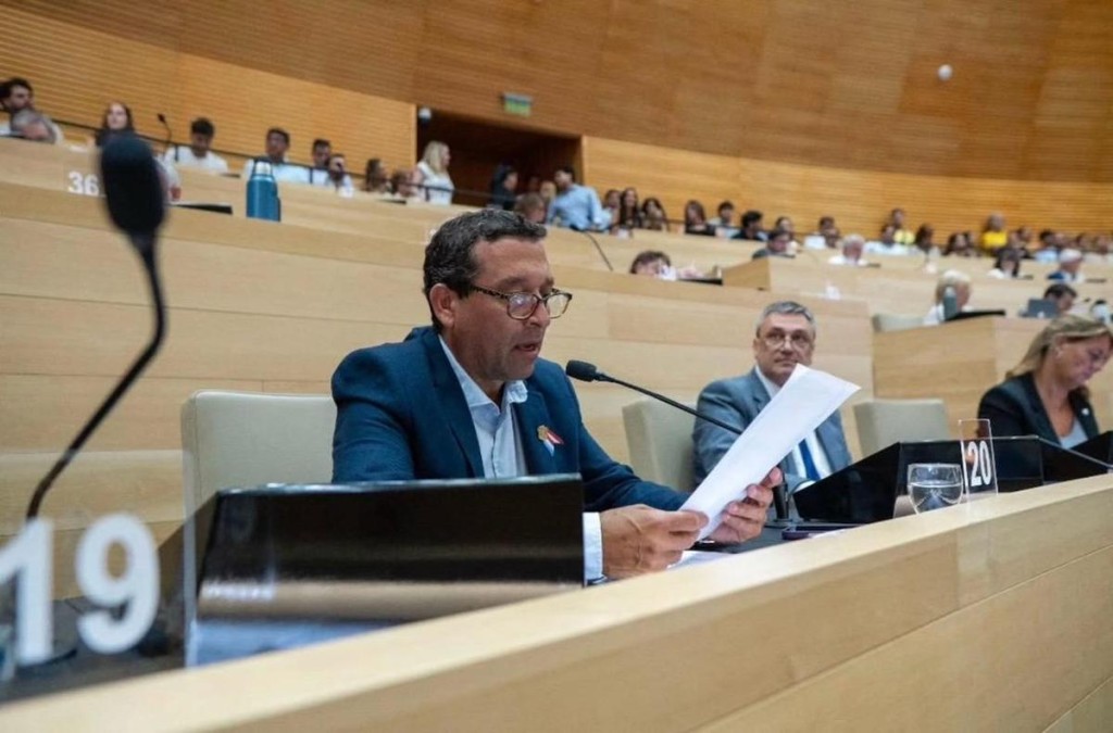 "Ca&ntilde;ito" Flores, la desinflaci&oacute;n y los pol&iacute;ticos caros y sin liderazgo