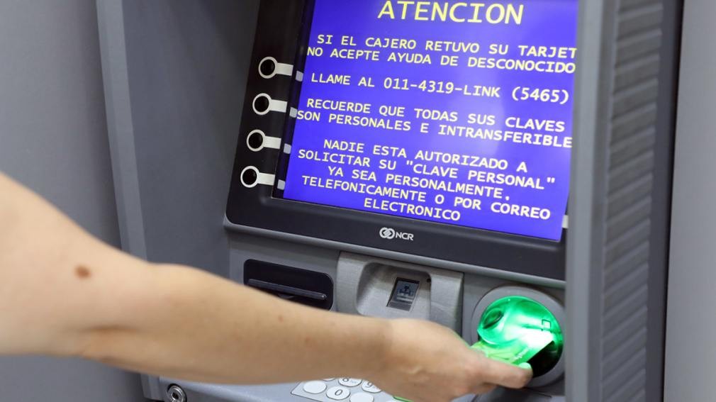 El&iacute;as Su&aacute;rez ratific&oacute; el cronograma de bonos y adelant&oacute; c&oacute;mo ser&aacute; el pago de fin de a&ntilde;o