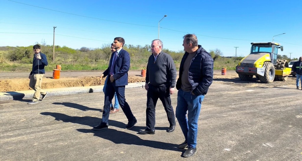 Pullaro supervis&oacute; el avance de las obras viales y puentes en el departamento San Crist&oacute;bal