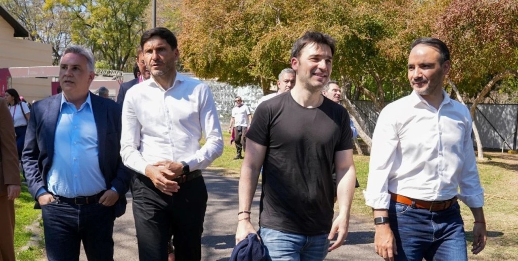Pullaro se reuni&oacute; con Torres, Vald&eacute;s y Llaryora en Rosario en medio de los Suramericanos