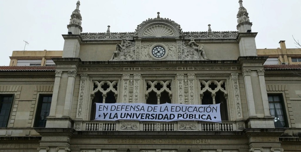 Presupuesto 2027: universidades recibir&iacute;an un 27% menos recursos que en 2023