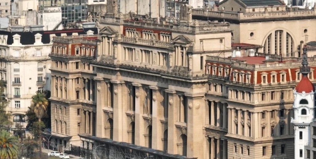 La Corte nacional revoc&oacute; el fallo que frenaba la derogaci&oacute;n de la Ley de Tierras