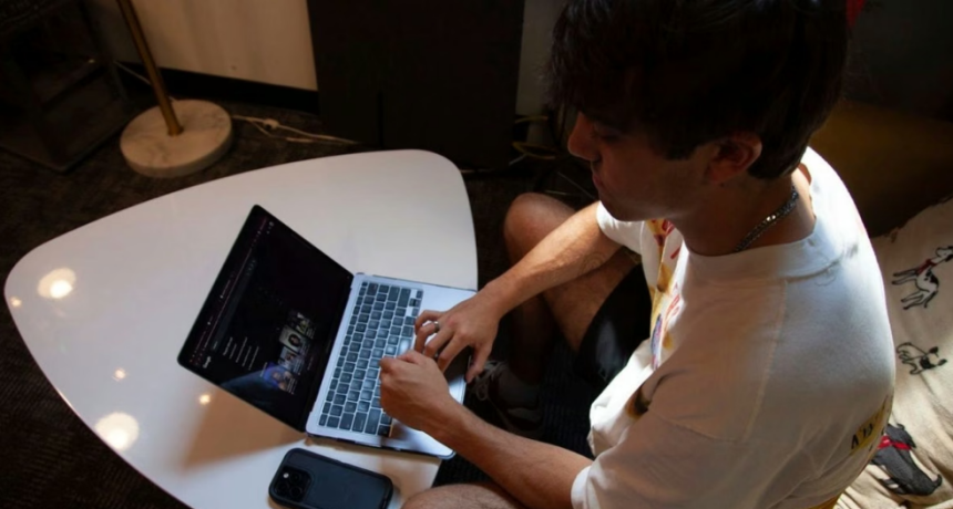 Violencia digital en San Justo: qu&eacute; dice la ley sobre las im&aacute;genes creadas con inteligencia artificial y difundidas entre adolescentes