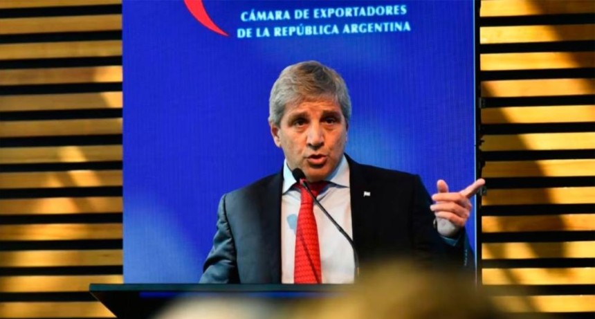 Luis Caputo confirm&oacute; el env&iacute;o del Presupuesto nacional al Congreso y destac&oacute; cuatro a&ntilde;os consecutivos de super&aacute;vit fiscal
