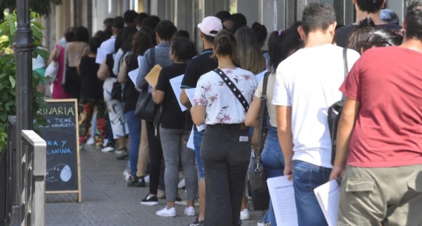 El desempleo en Argentina fue de 7,9% con fuerte suba de la informalidad e impacto en Santa Fe