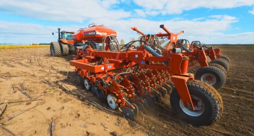 Apache fue distinguida por el dise&ntilde;o de su sembradora 90000 Air Drill