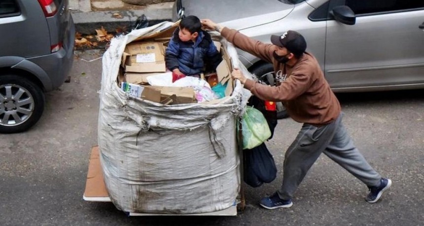 Pobreza en Argentina: subi&oacute; al 32,3% y ya alcanza a m&aacute;s de 15 millones de personas