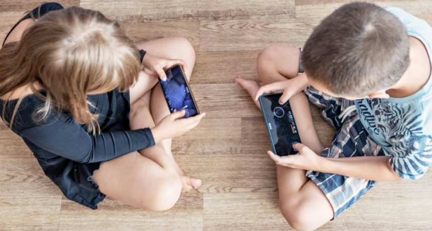 M&aacute;s de 600 familias de Santa Fe se unen para postergar el celular y las redes sociales en sus hijos
