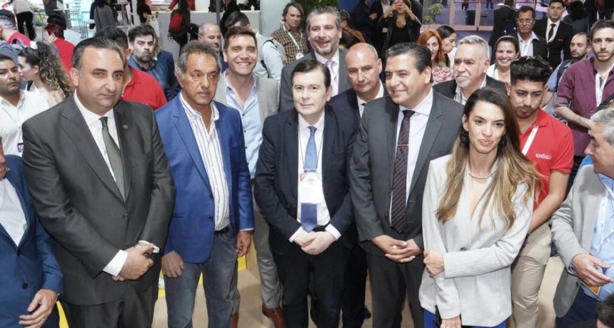 Daniel Scioli, junto a Zamora, recorrió la FIT y destacó la 