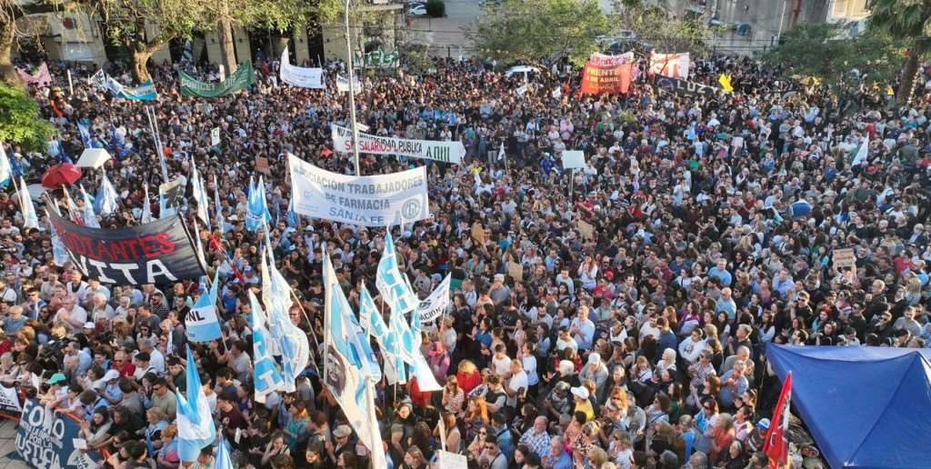 La Mesa de Diálogo pidió un debate 