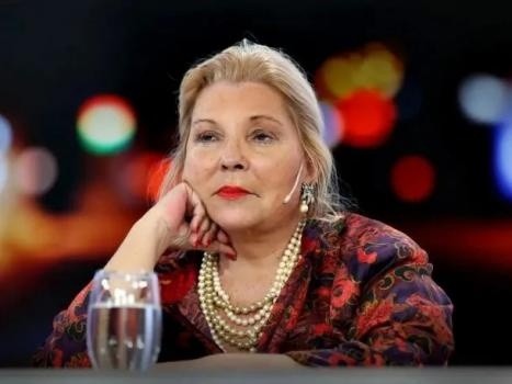 Elisa Carrio arremetió contra Luis Caputo: 