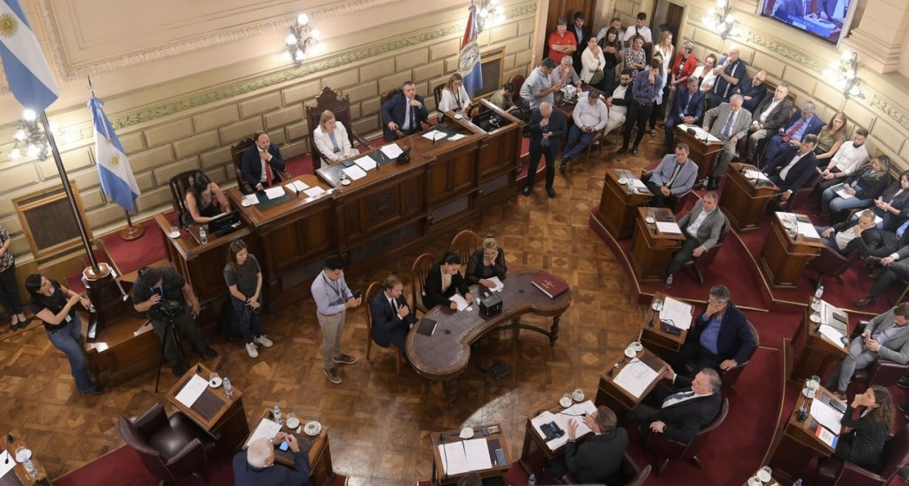 Pliegos, reglamentos y presupuesto en agenda legislativa de octubre