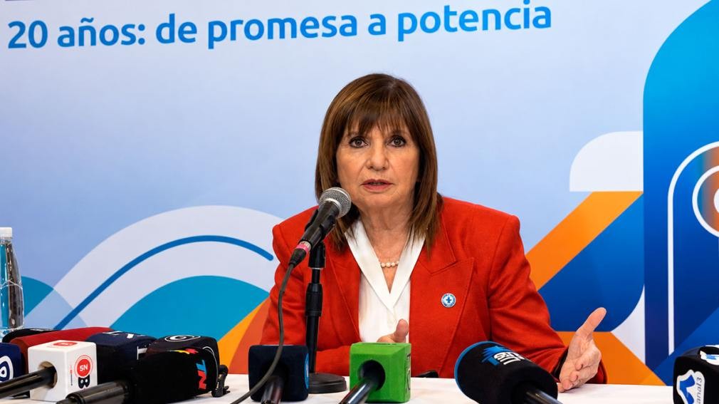 Bullrich le parti&oacute; la pantalla a Milei