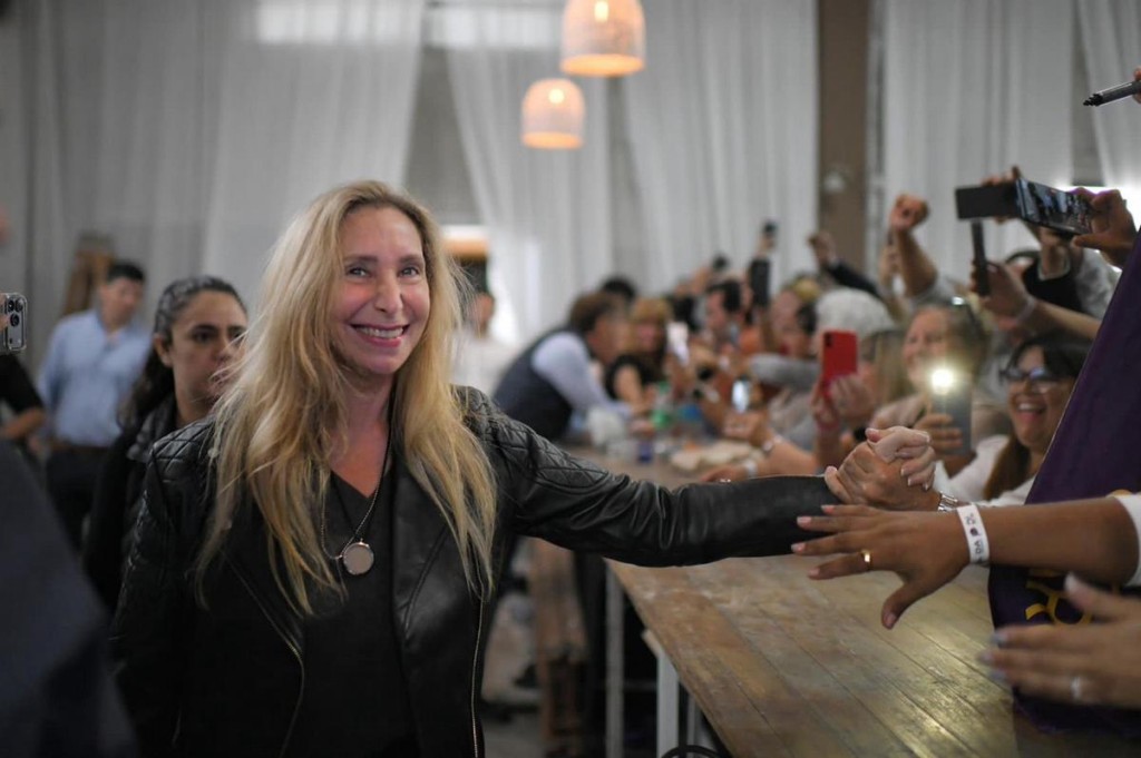 Karina, Santilli y Caputo al frente de una misi&oacute;n con varios objetivos